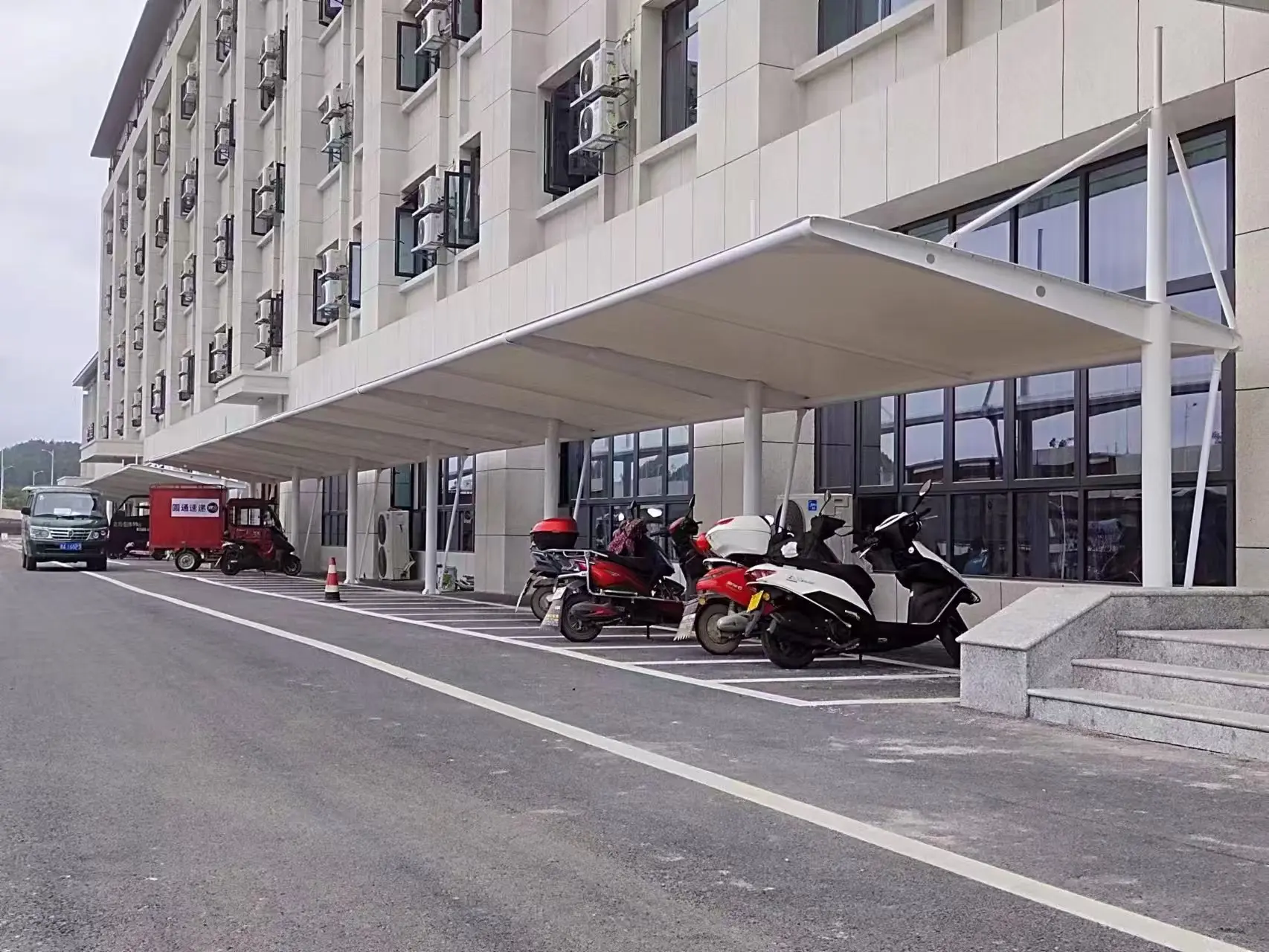 贵州白云膜结构车棚采购避坑指南，本地源头工厂怎么选？